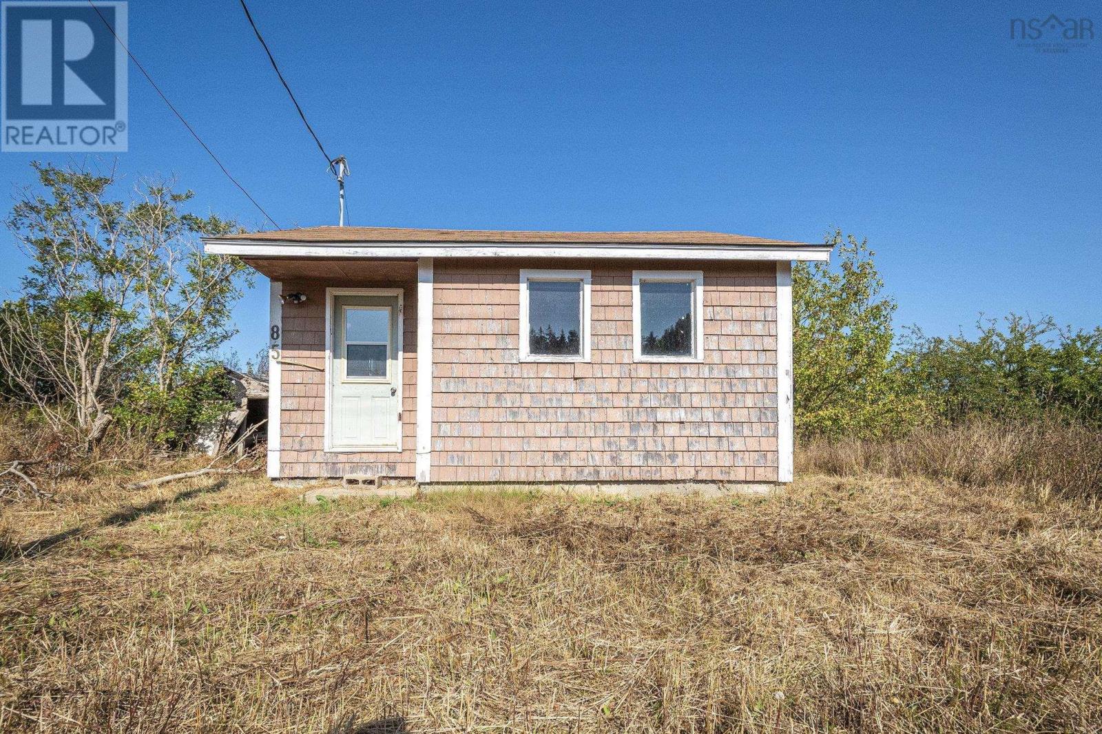 Property 31 of 49 of 85 101 Highway