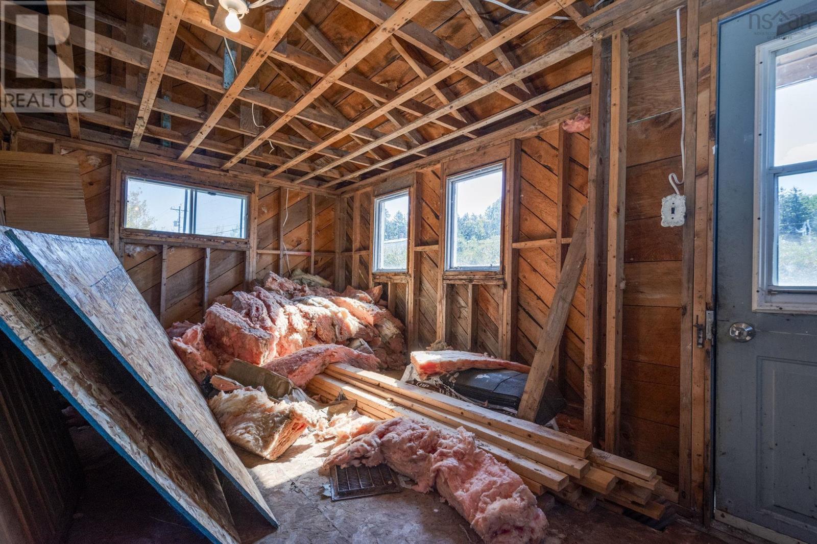 Property 37 of 49 of 85 101 Highway