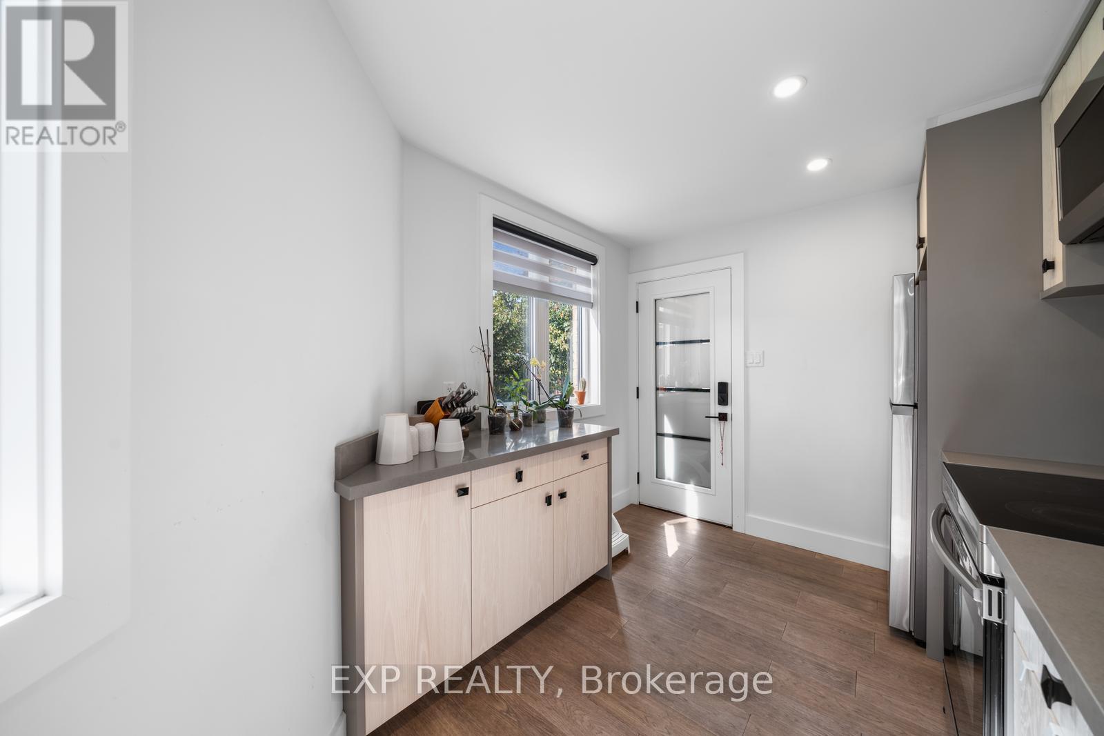 5 BRENDWIN ROAD - 4