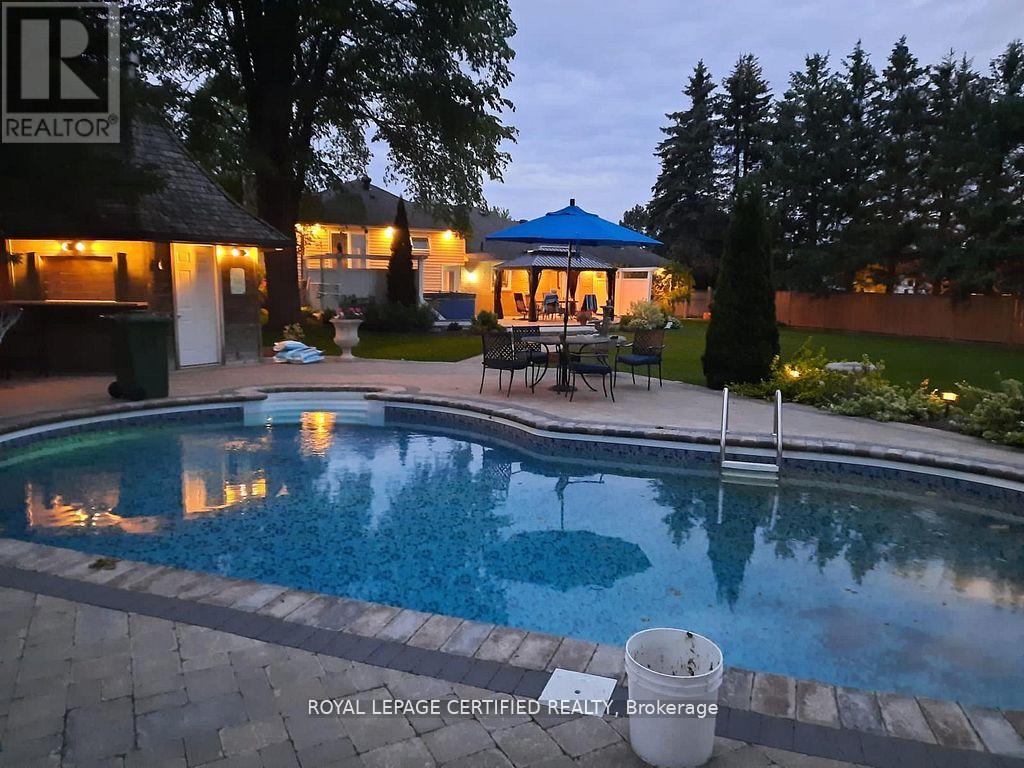 12 KEVINWOOD DRIVE - 42