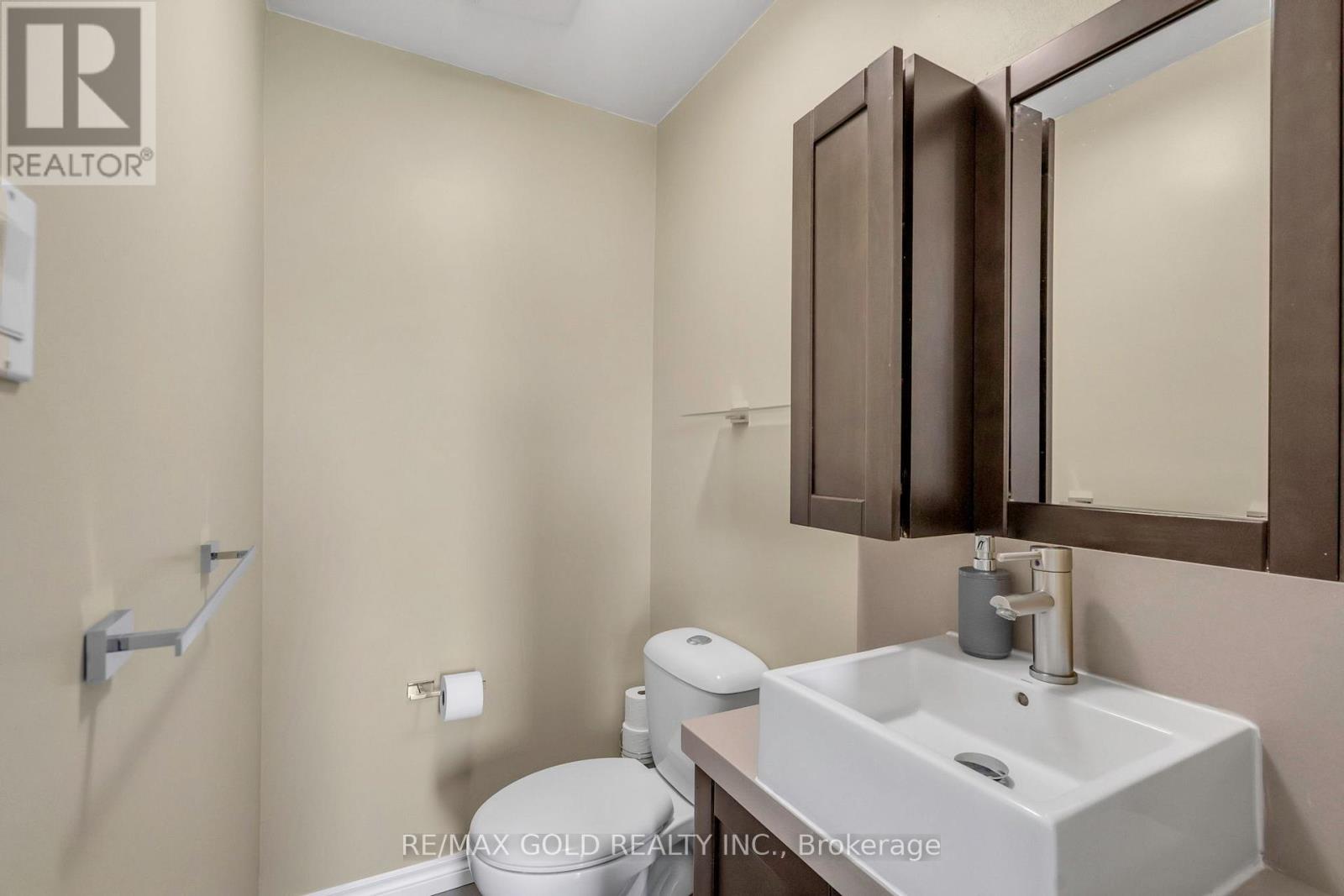 22 TORTOISE COURT, Brampton (Vales of Castlemore), Ontario