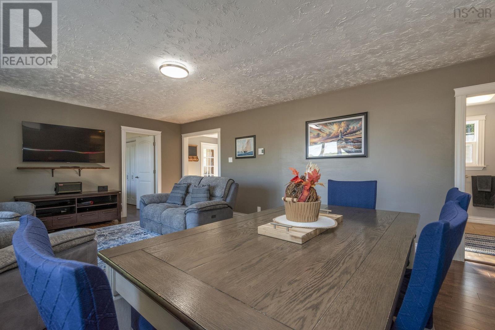 Property 14 of 47 of 91 Clairmont Road