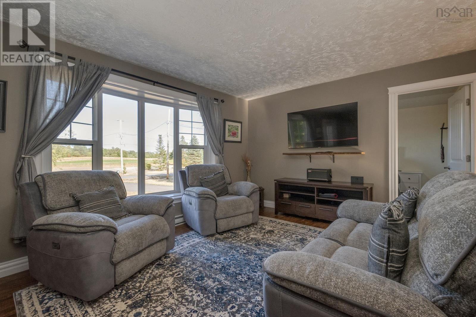 Property 13 of 47 of 91 Clairmont Road