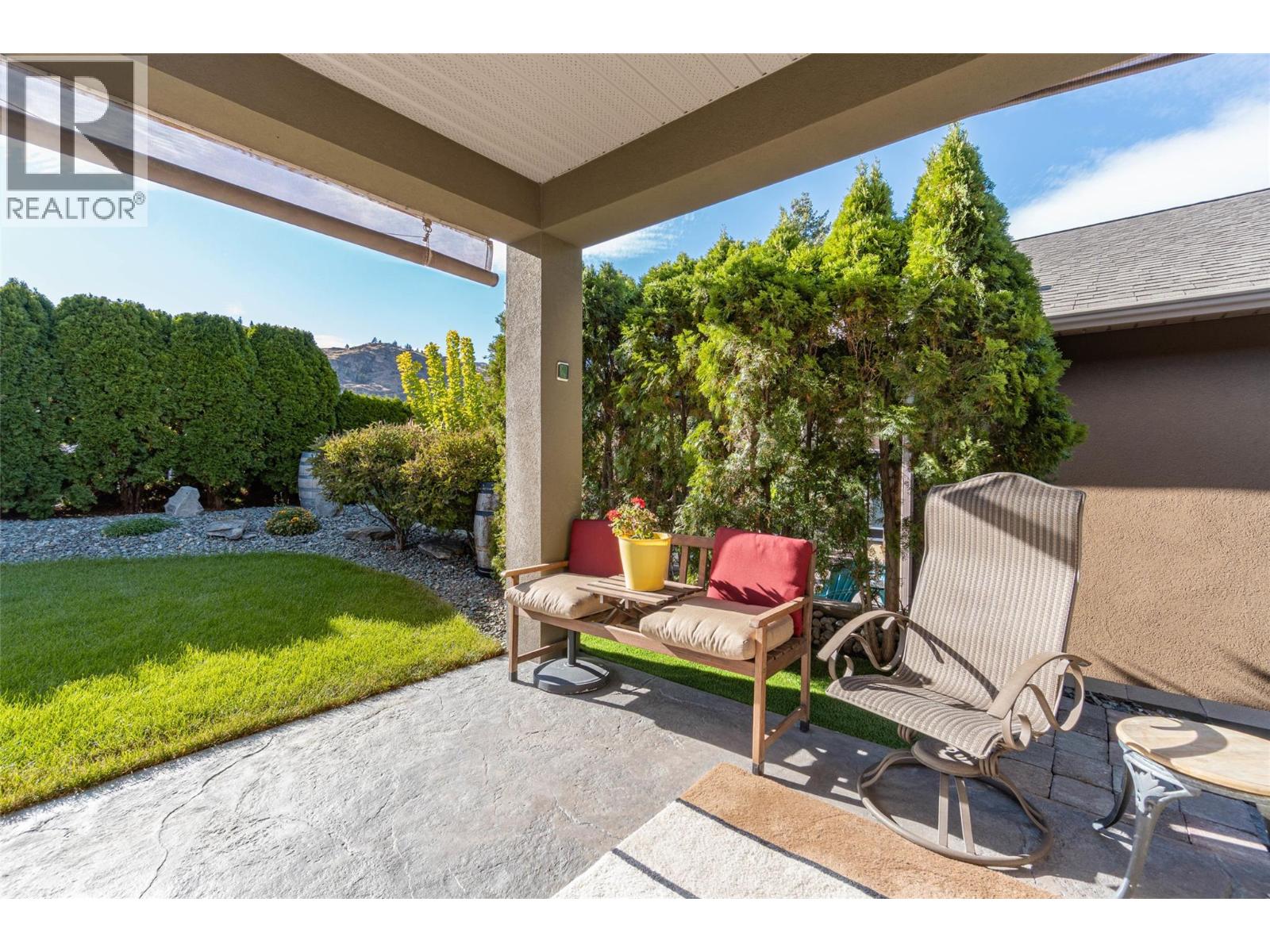 6833 MEADOWS Drive Unit# 28, Oliver