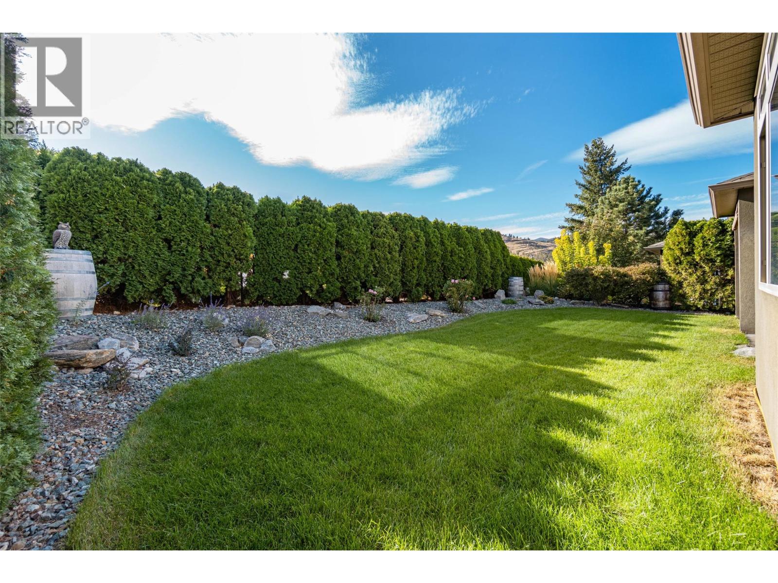 6833 MEADOWS Drive Unit# 28, Oliver