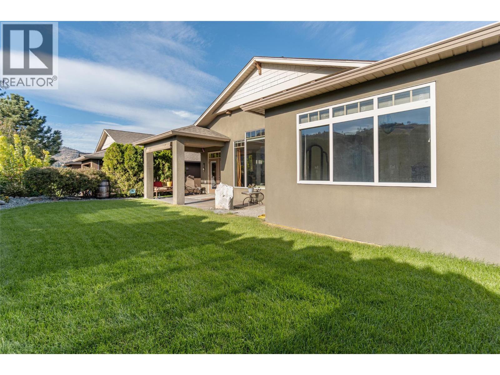 6833 MEADOWS Drive Unit# 28, Oliver