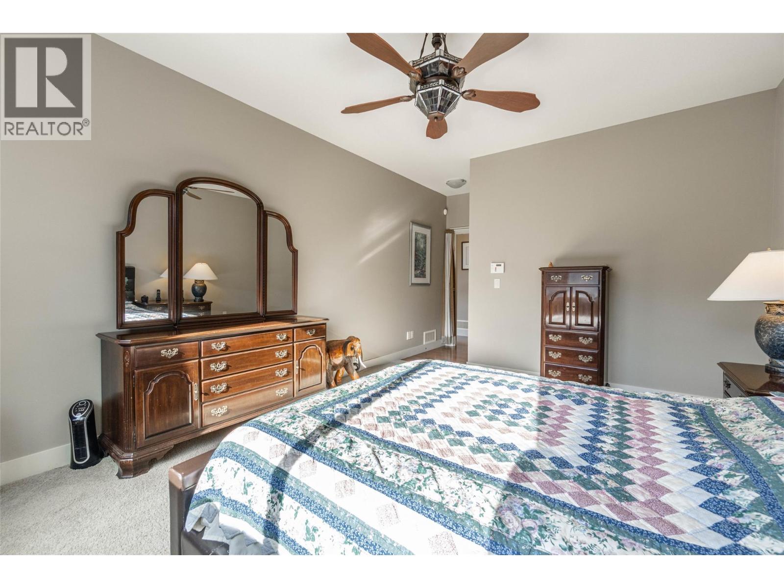 6833 MEADOWS Drive Unit# 28, Oliver