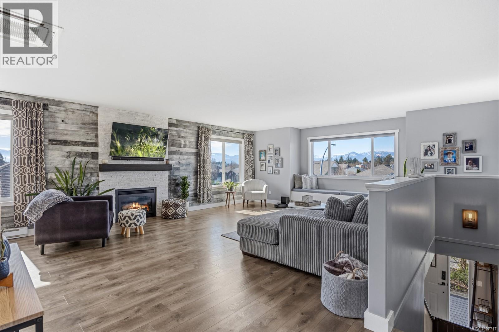 826 Grumman Pl, Comox