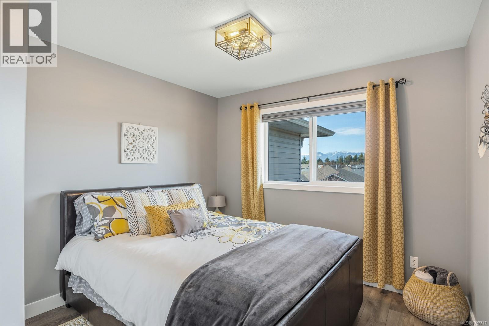 826 Grumman Pl, Comox