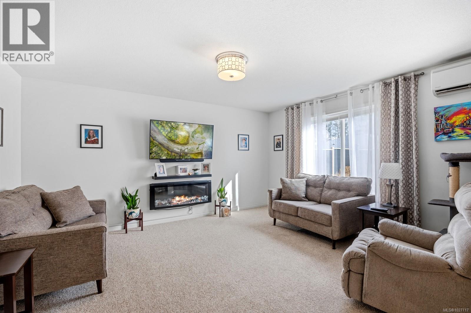 826 Grumman Pl, Comox