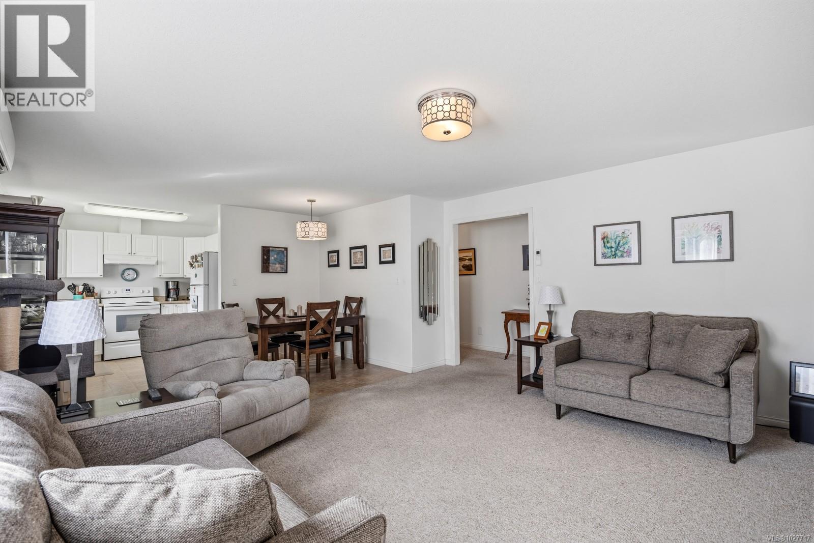 826 Grumman Pl, Comox