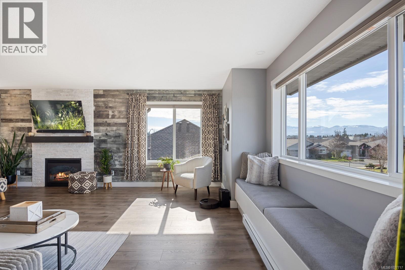 826 Grumman Pl, Comox