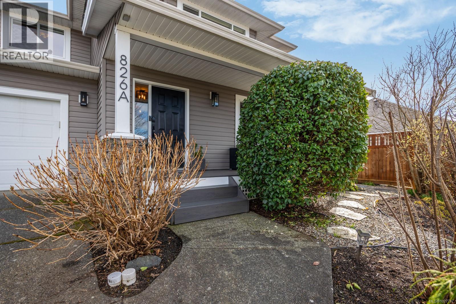 826 Grumman Pl, Comox
