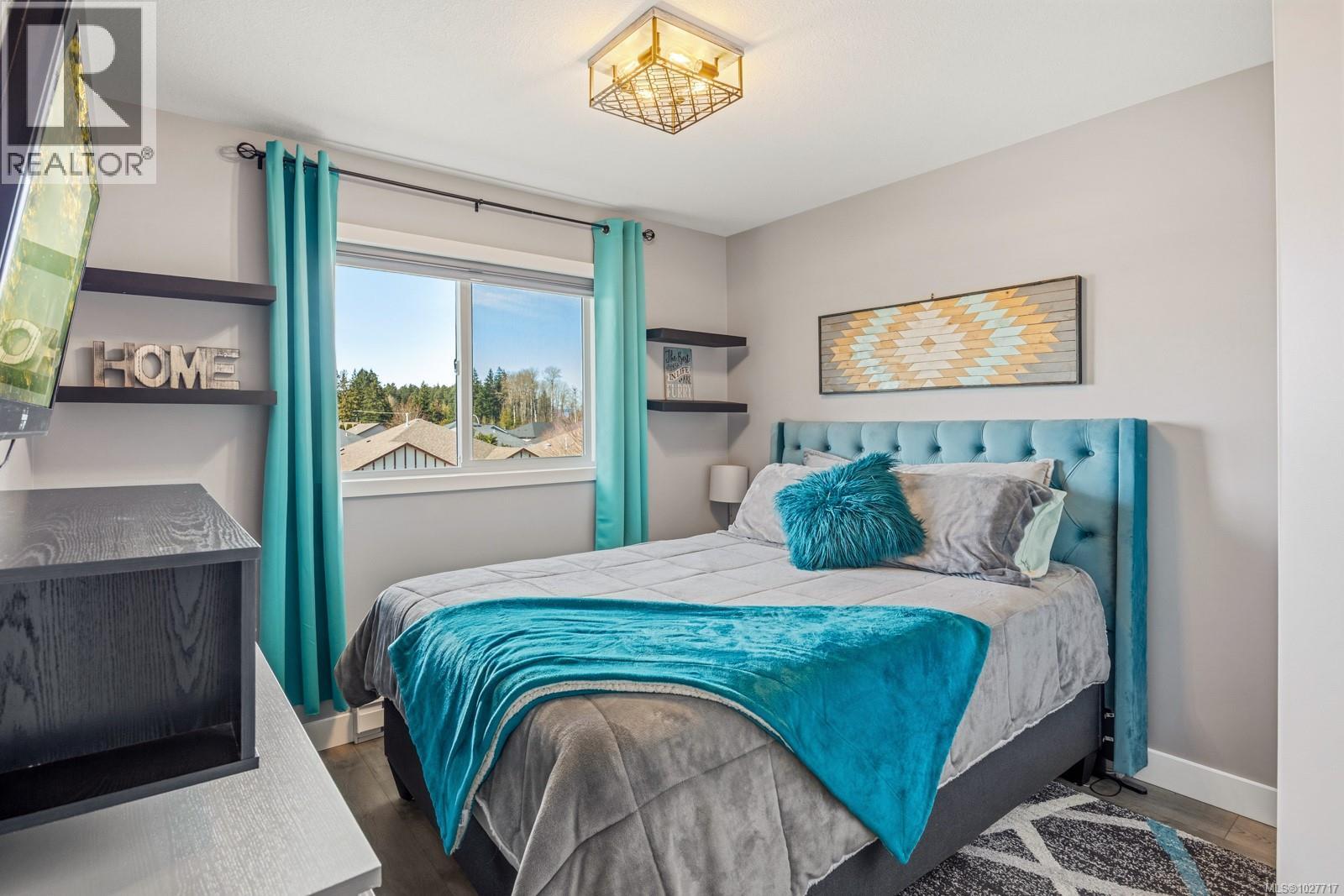 826 Grumman Pl, Comox