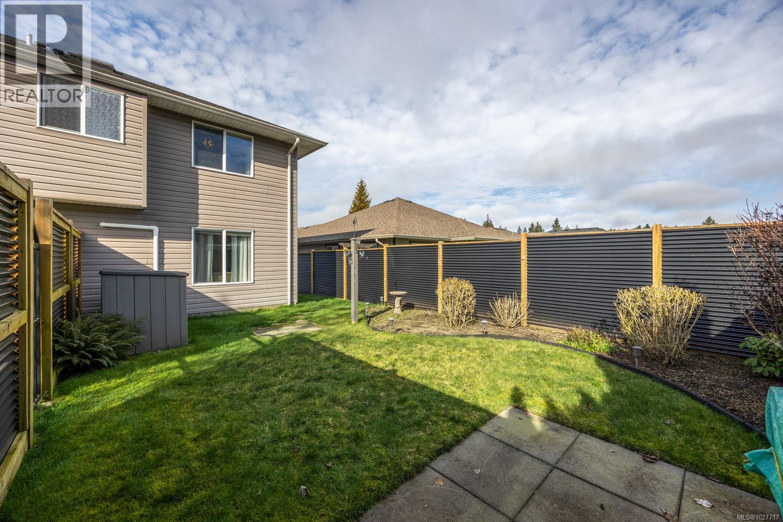 826 Grumman Pl, Comox