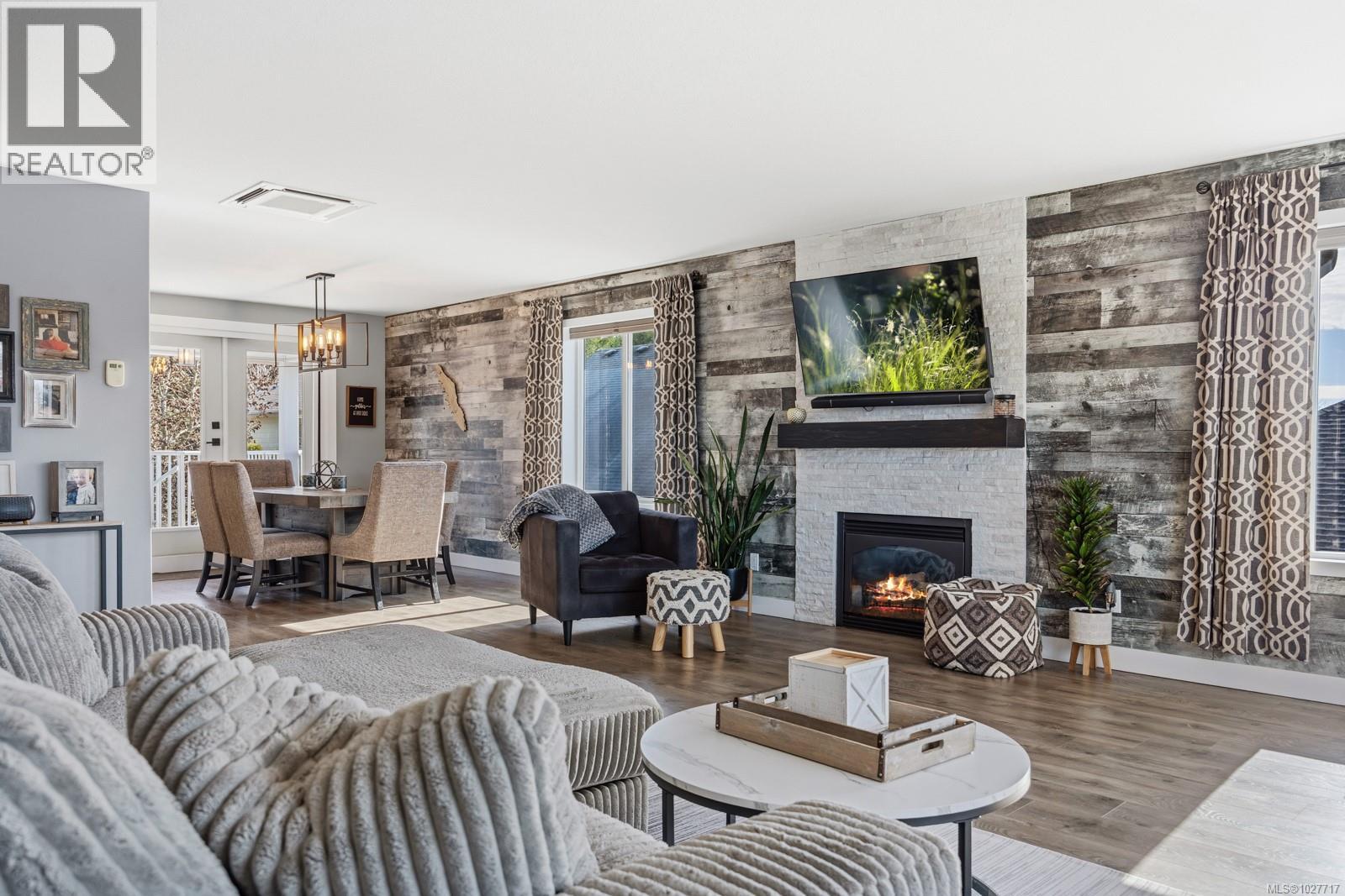 826 Grumman Pl, Comox