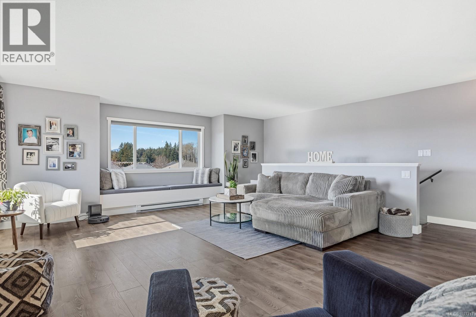 826 Grumman Pl, Comox