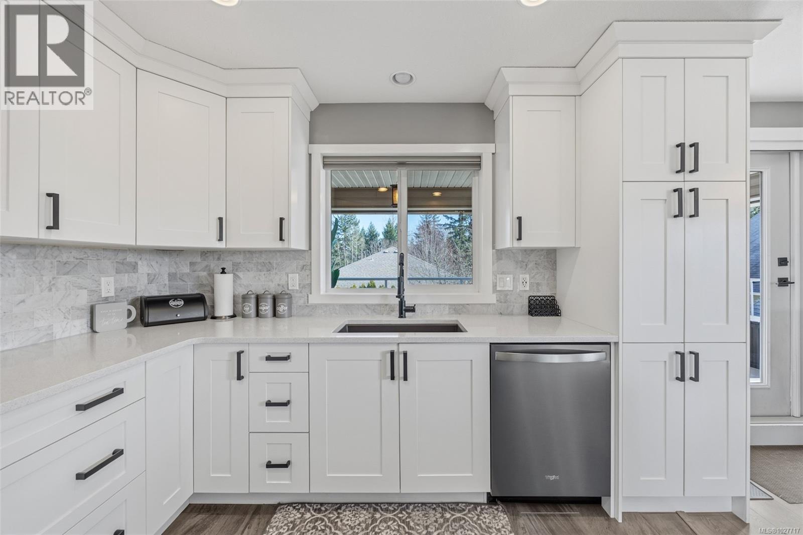 826 Grumman Pl, Comox