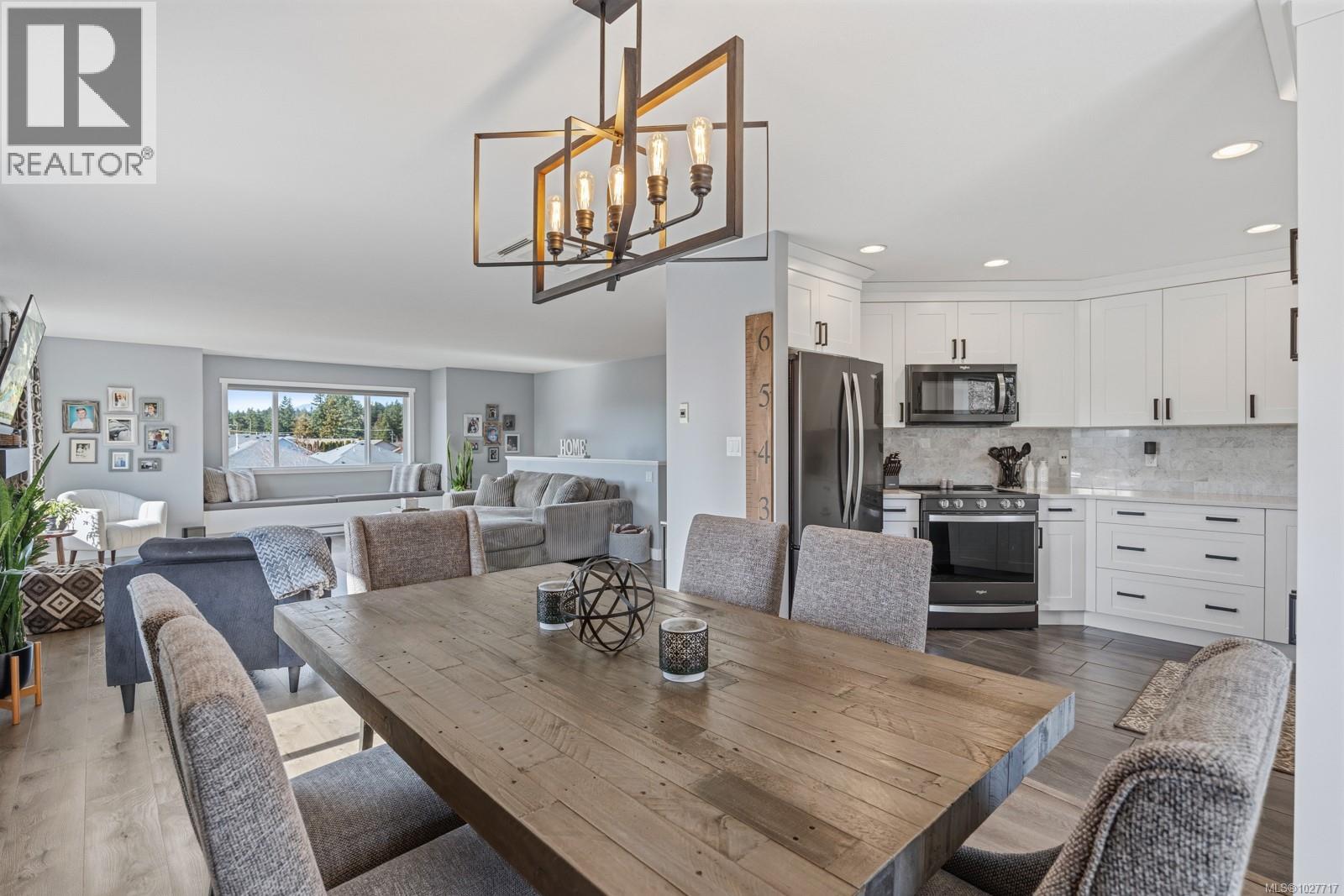 826 Grumman Pl, Comox