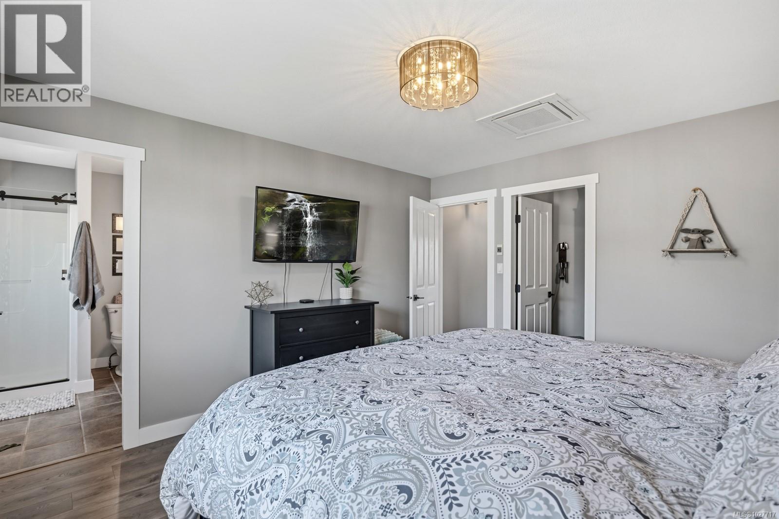 826 Grumman Pl, Comox