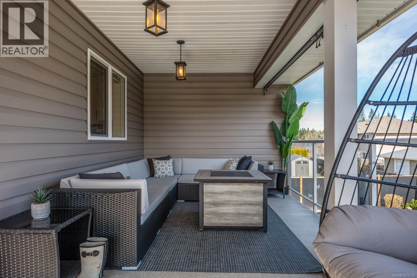 826 Grumman Pl, Comox