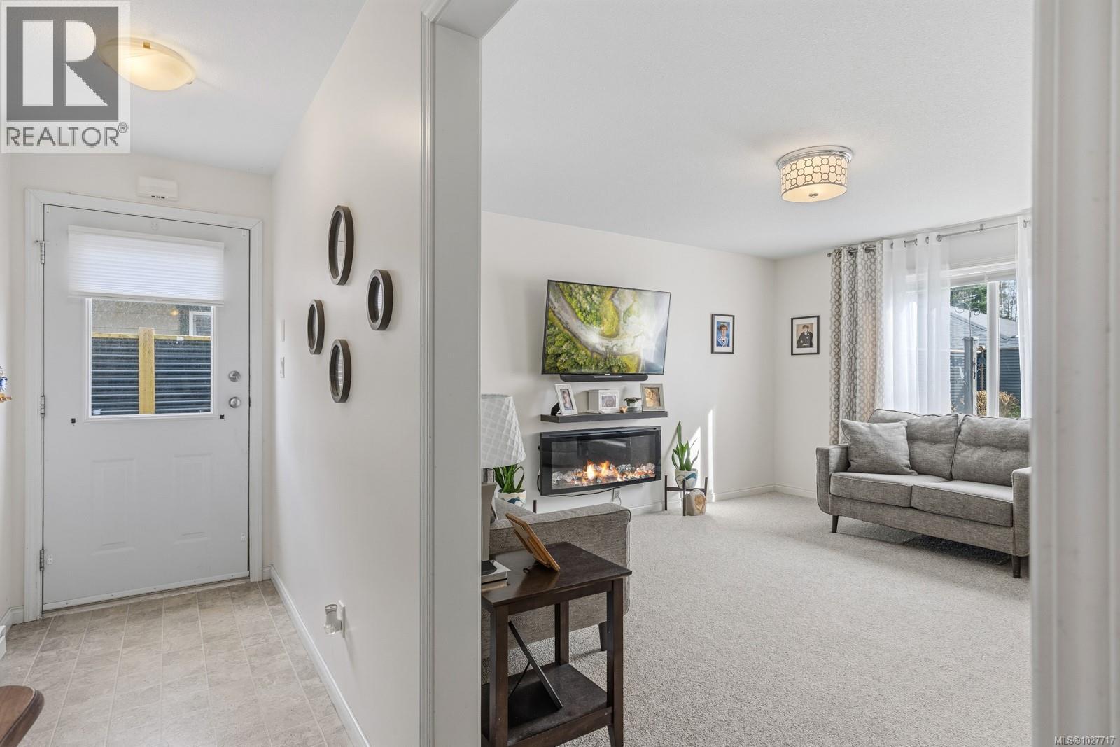 826 Grumman Pl, Comox