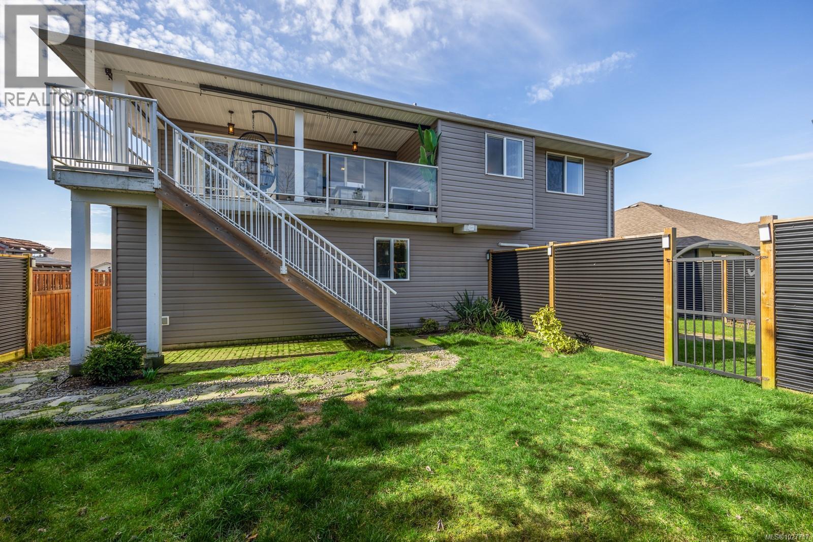 826 Grumman Pl, Comox