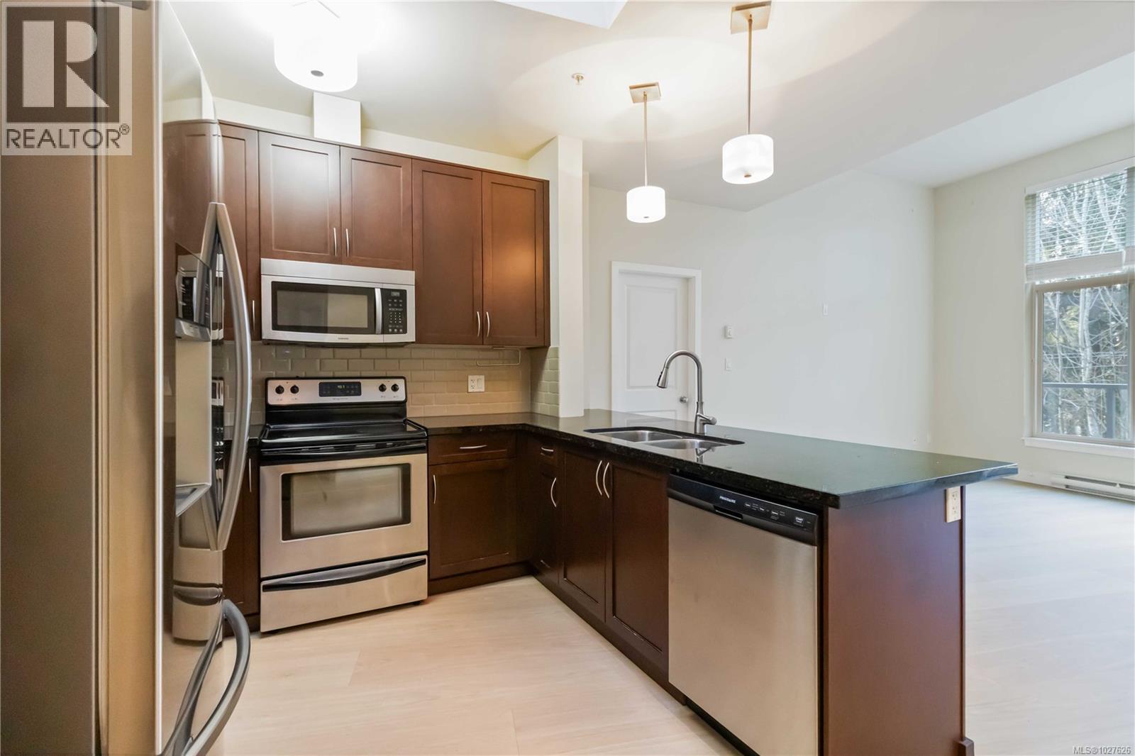 405 608 Fairway Avenue, Langford