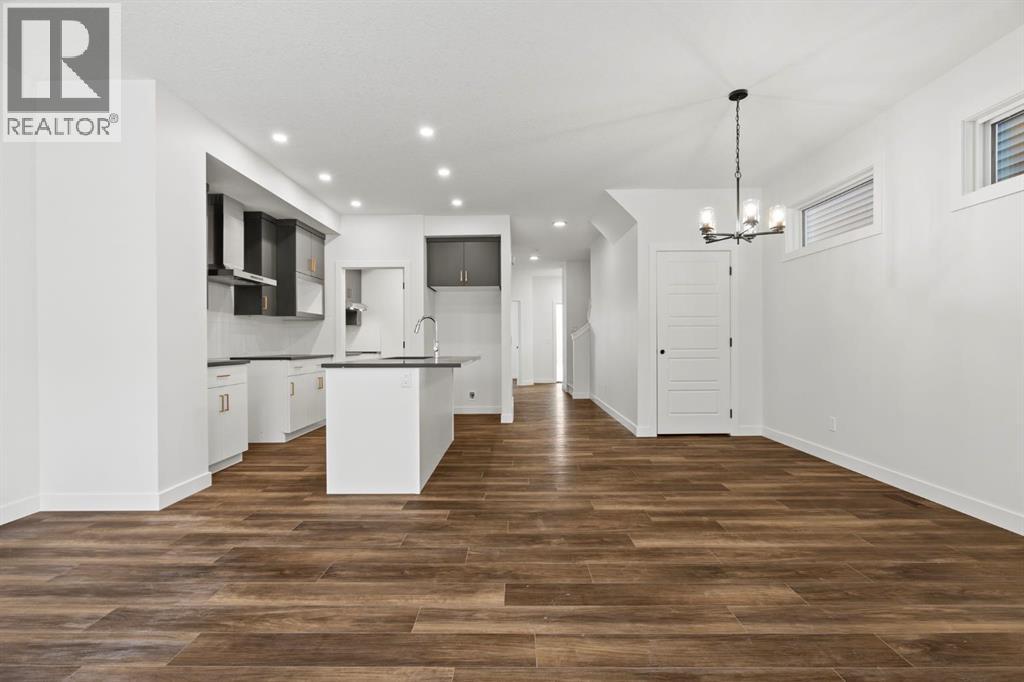 503 Lawthorn Way SE - Photo 3 of 47, Airdrie, Alberta