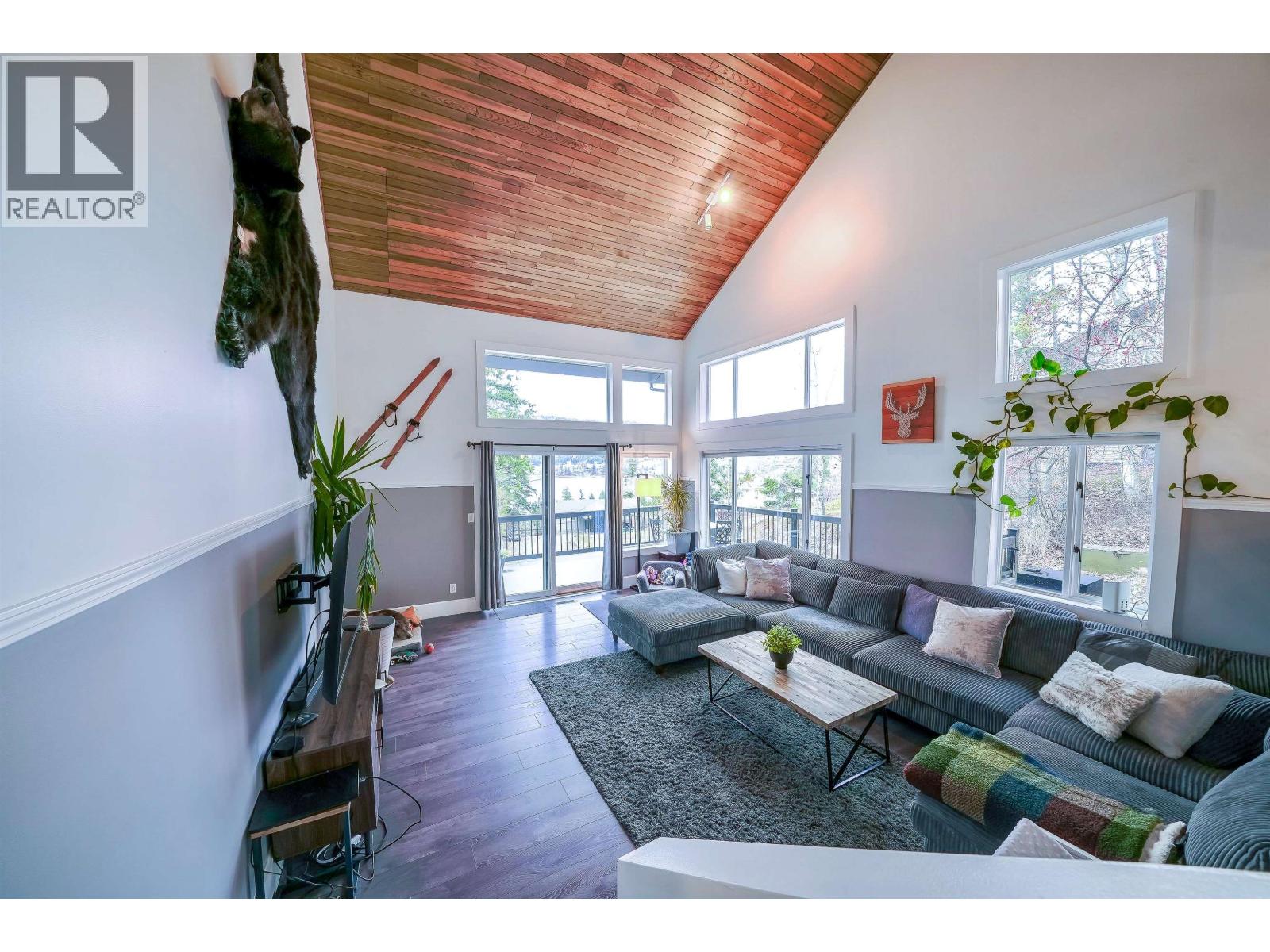 2124 SOUTH LAKESIDE DRIVE, Williams Lake