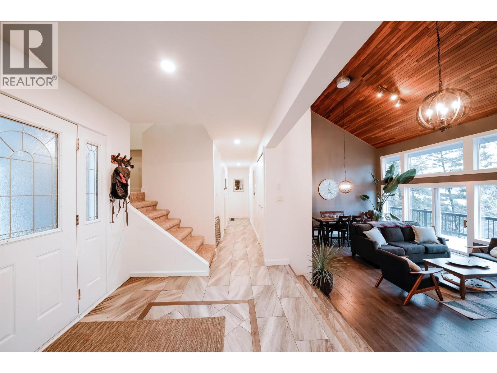 2124 SOUTH LAKESIDE DRIVE, Williams Lake