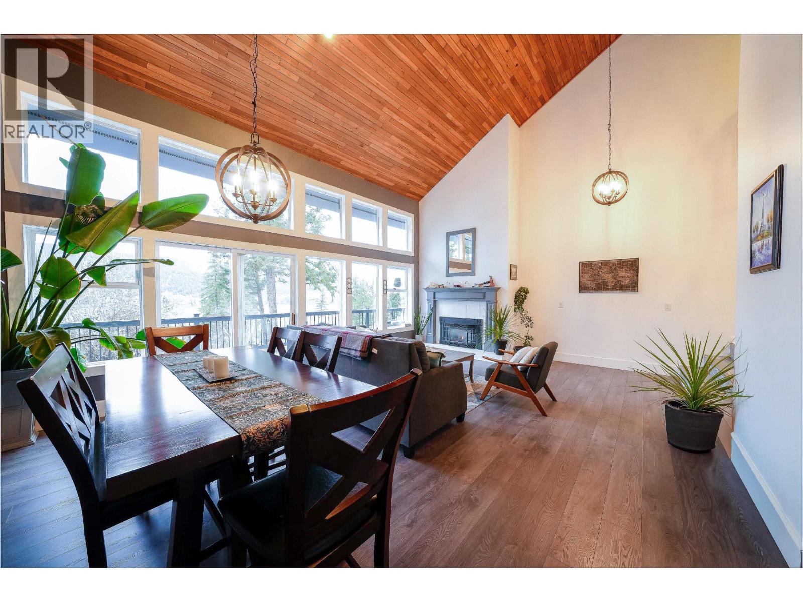 2124 SOUTH LAKESIDE DRIVE, Williams Lake