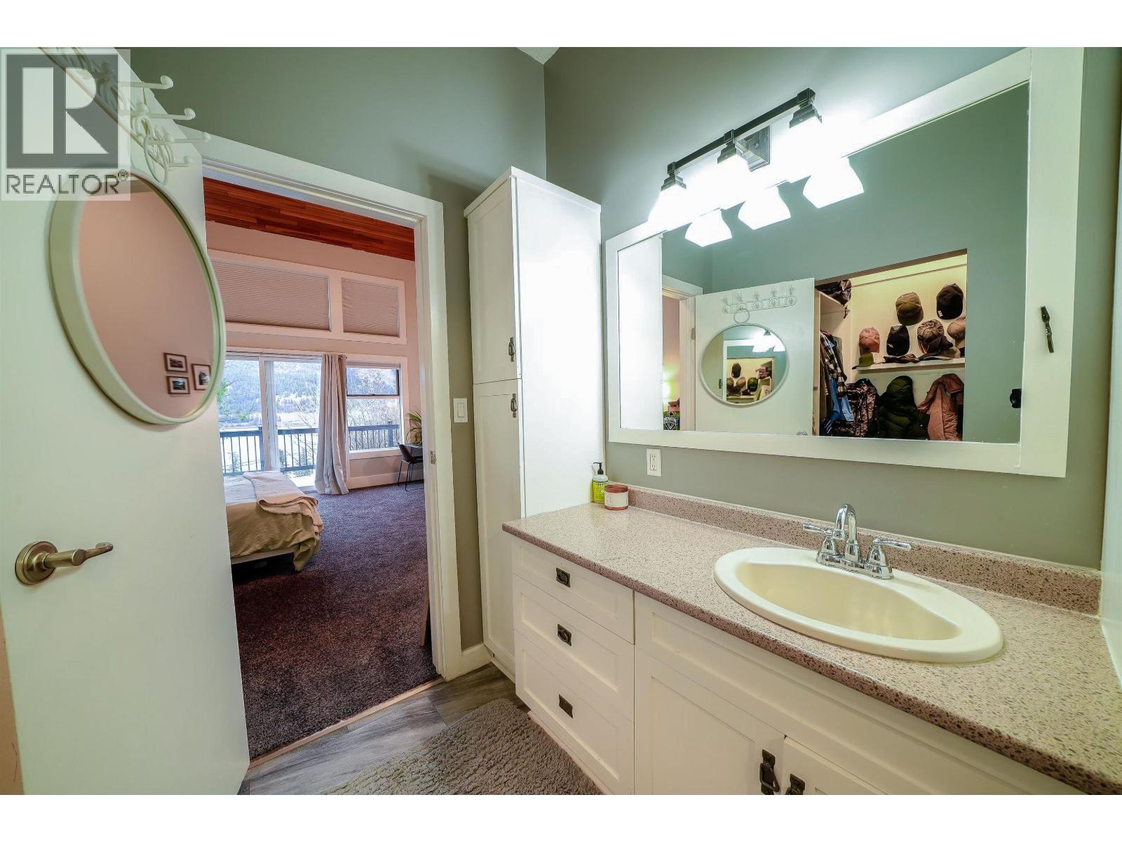 2124 SOUTH LAKESIDE DRIVE, Williams Lake