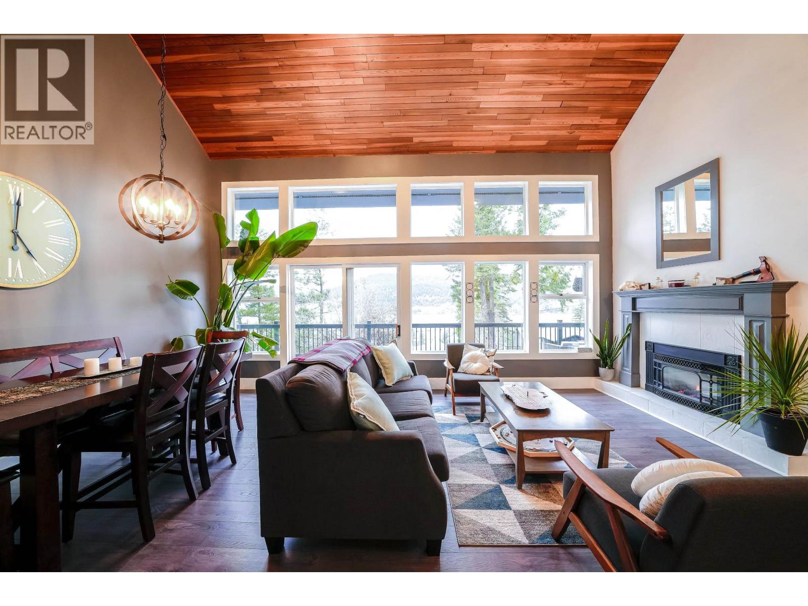 2124 SOUTH LAKESIDE DRIVE, Williams Lake