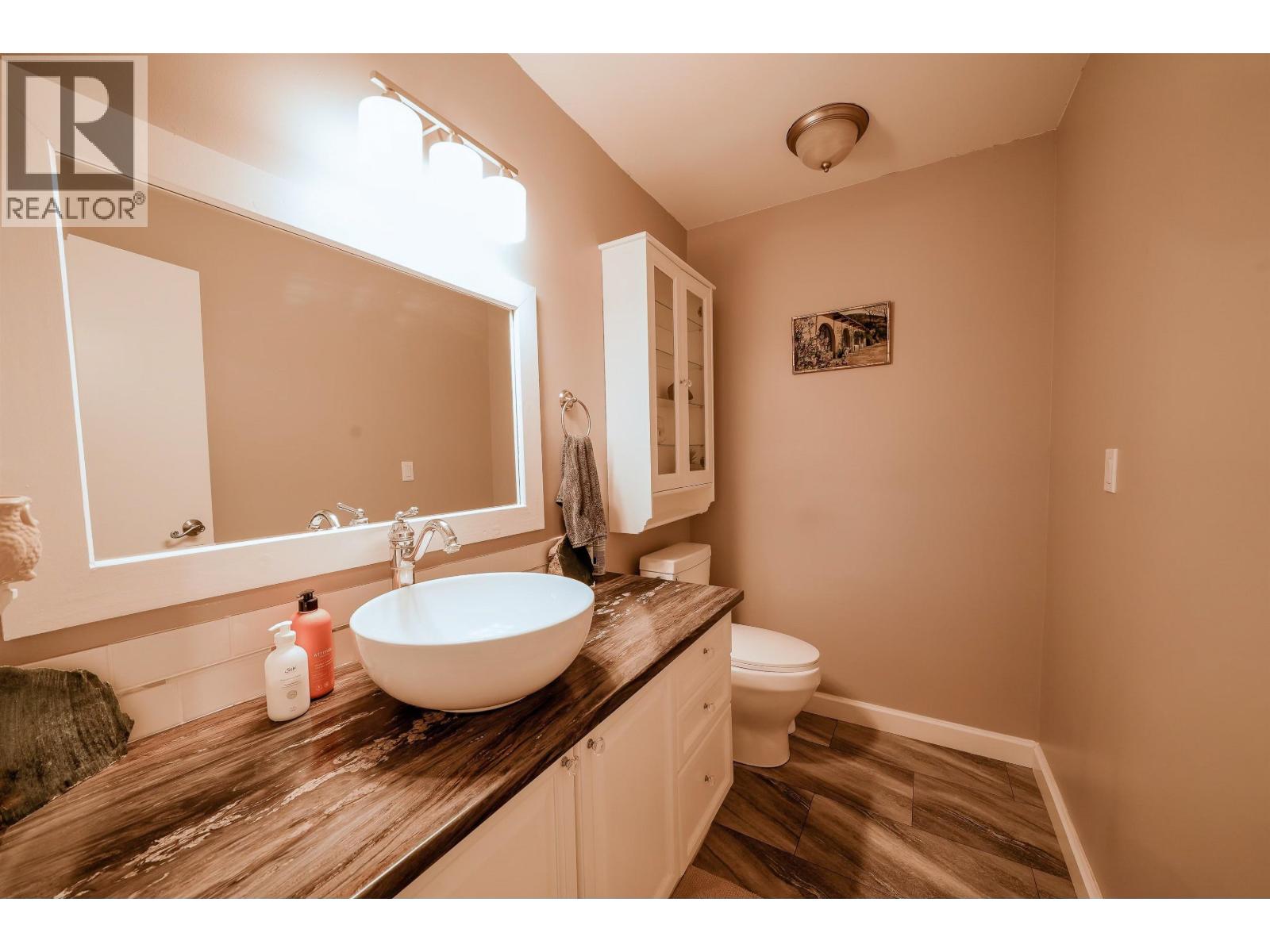 2124 SOUTH LAKESIDE DRIVE, Williams Lake