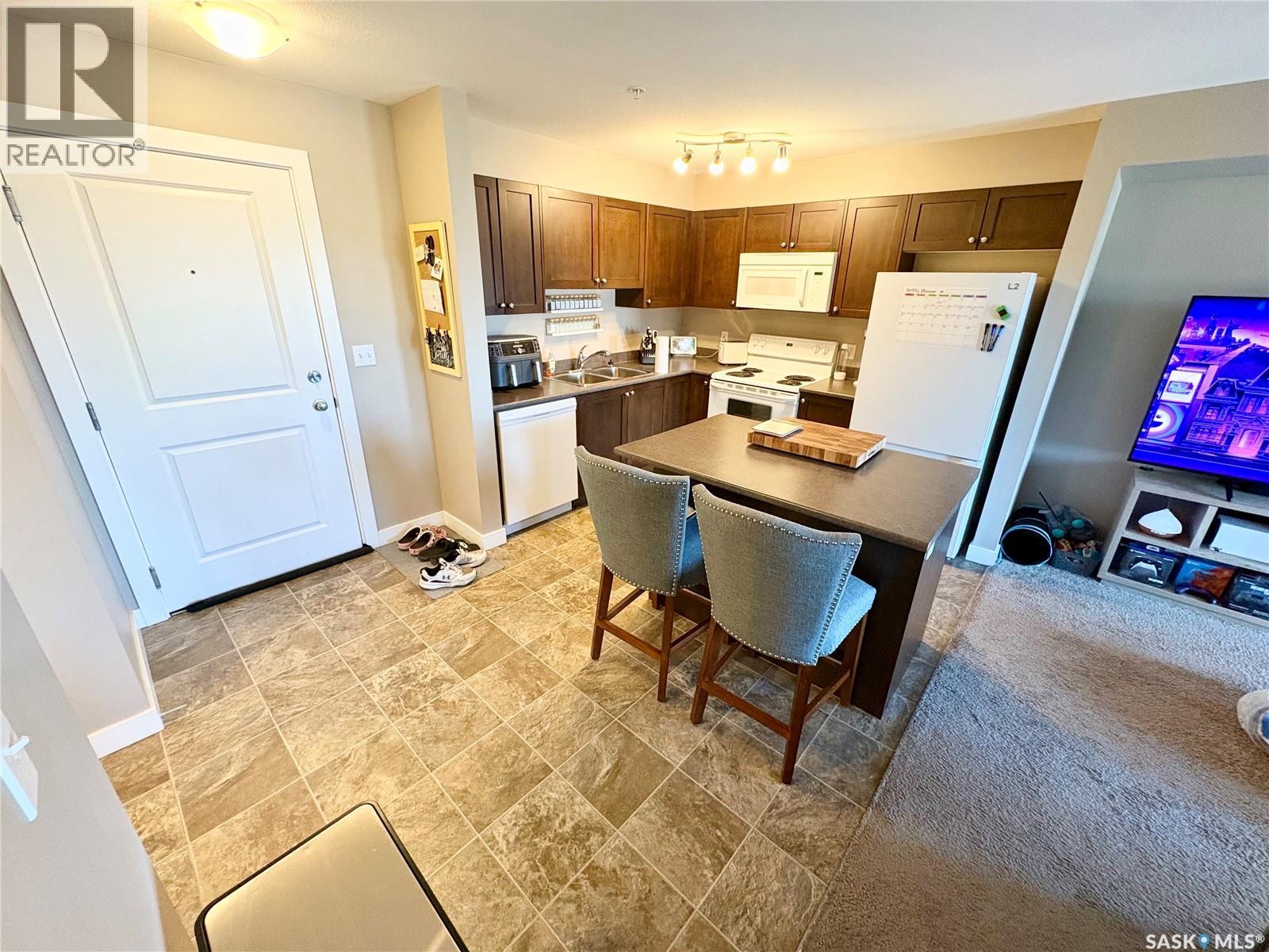 203 820 5th STREET NE - photo 2