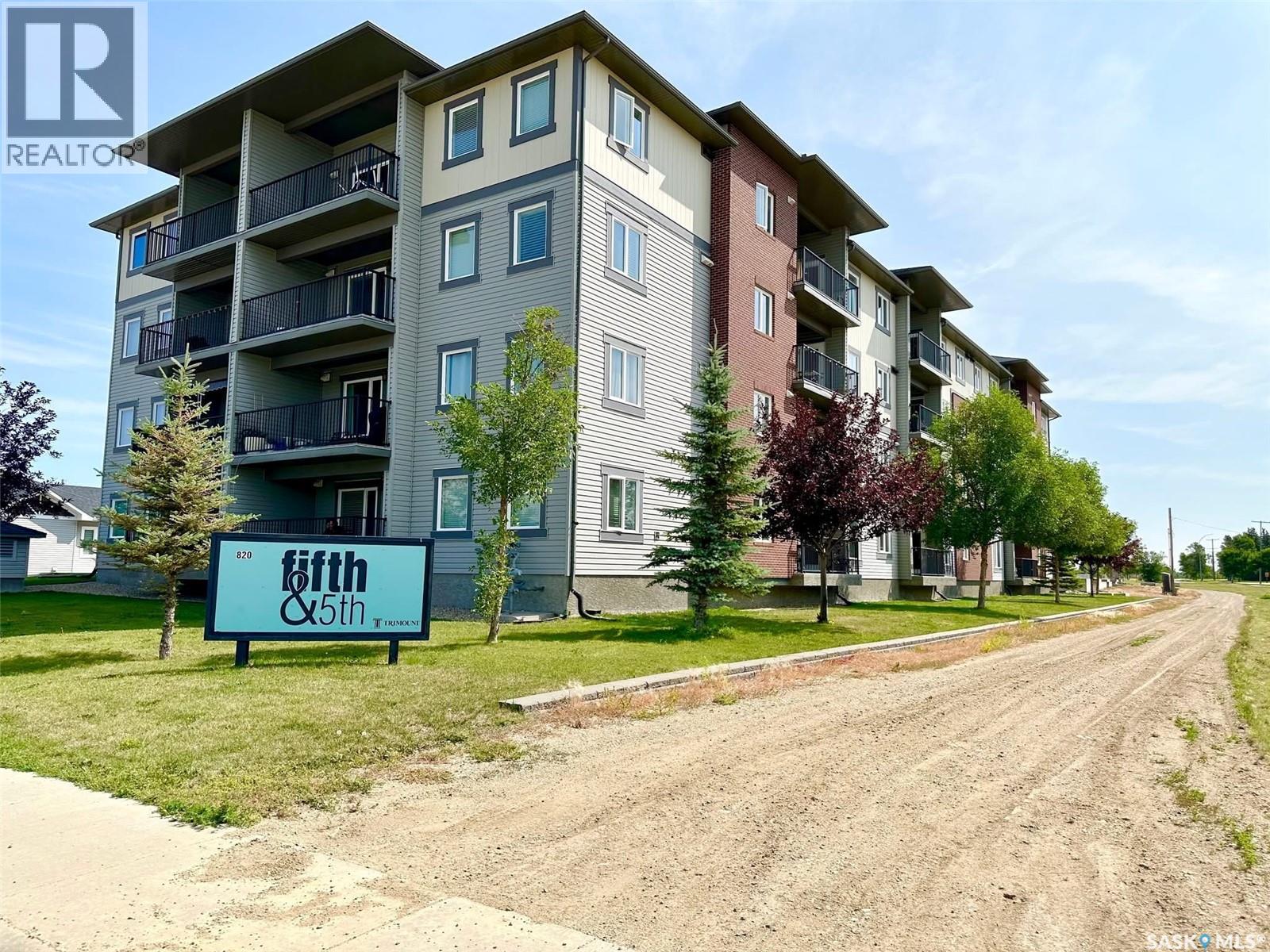 203 820 5th STREET NE