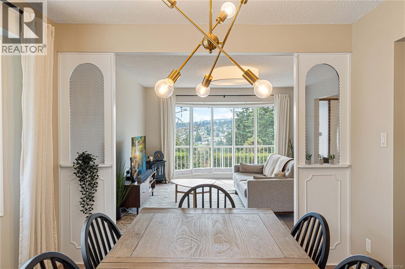 3270 Smugglers Hill Dr, Nanaimo