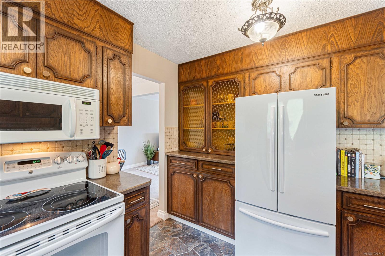 3270 Smugglers Hill Dr, Nanaimo