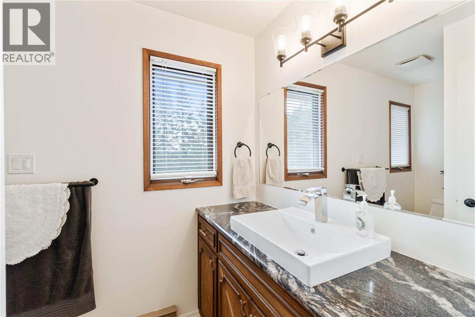 3270 Smugglers Hill Dr, Nanaimo