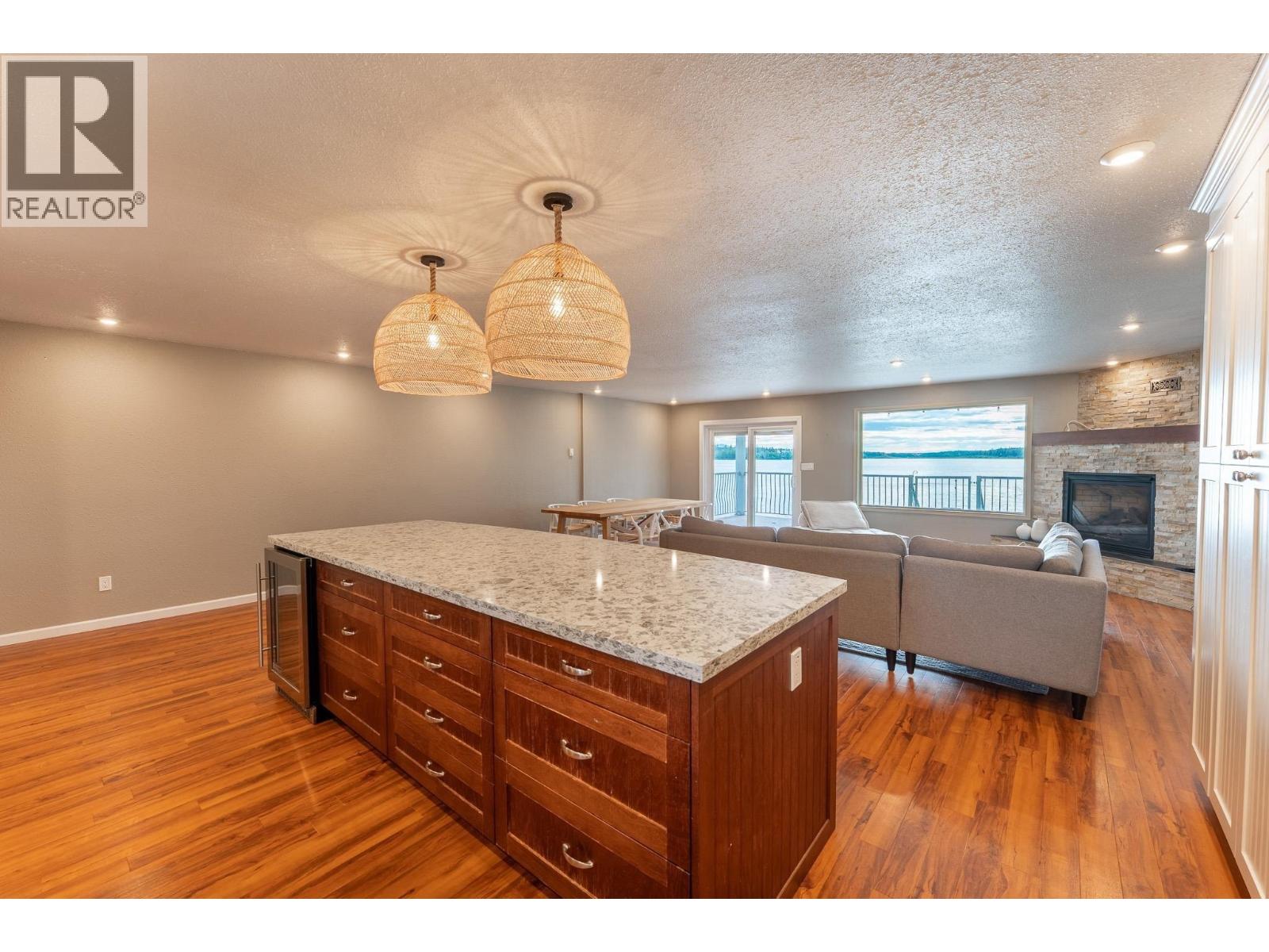 55680 JARDINE LOOP, Cluculz Lake