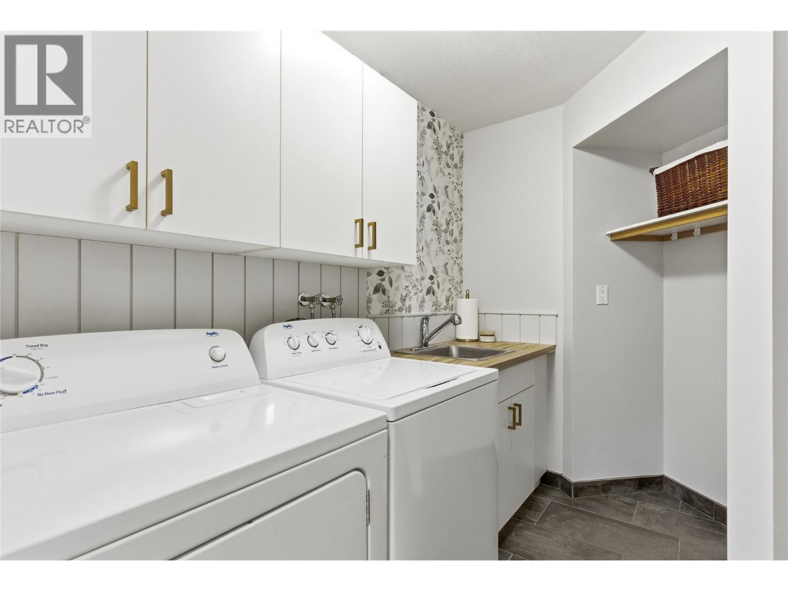 910 HEATHERTON Court, Kamloops