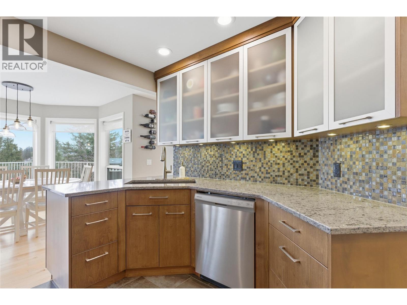 910 HEATHERTON Court, Kamloops