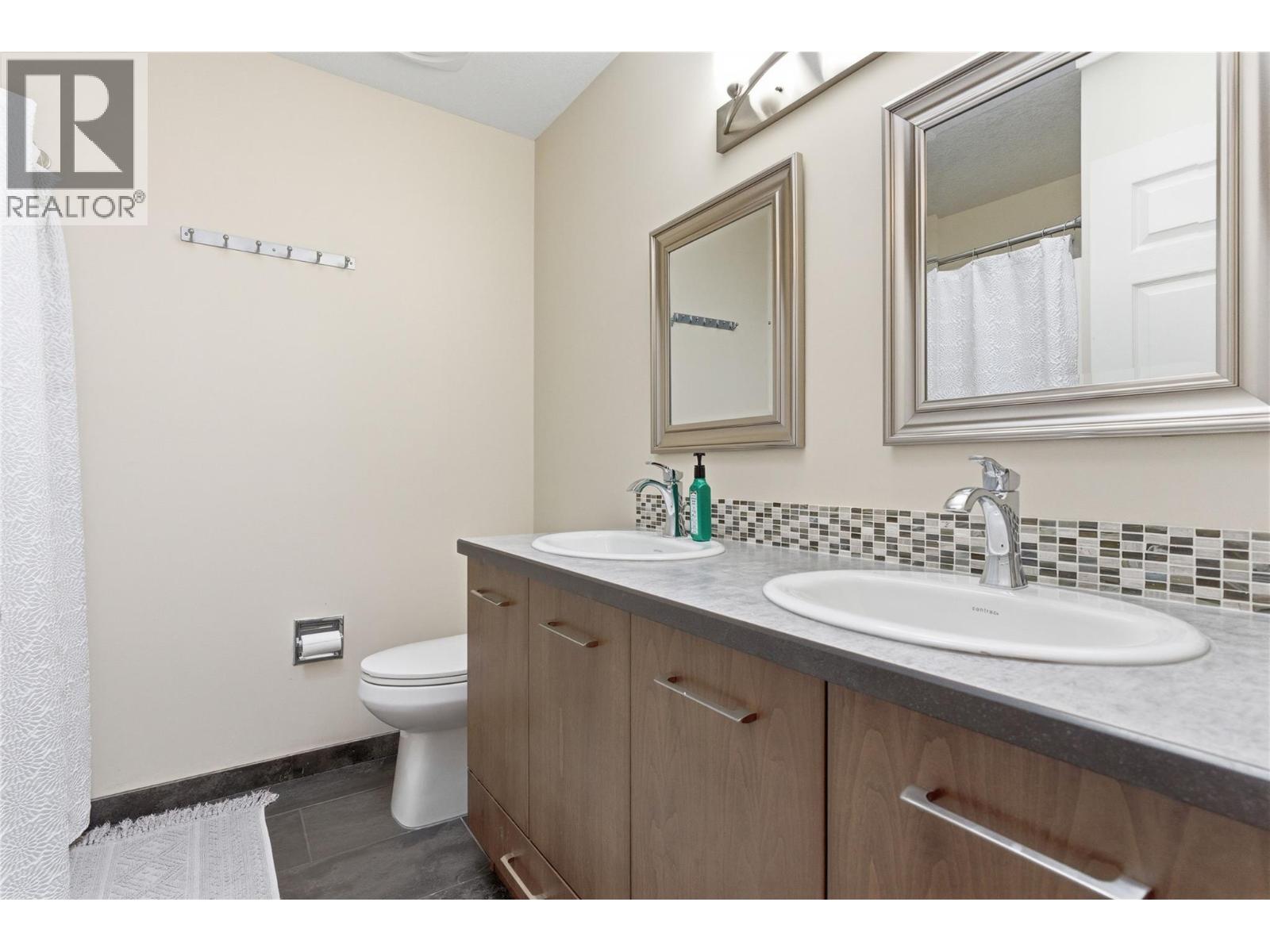 910 HEATHERTON Court, Kamloops