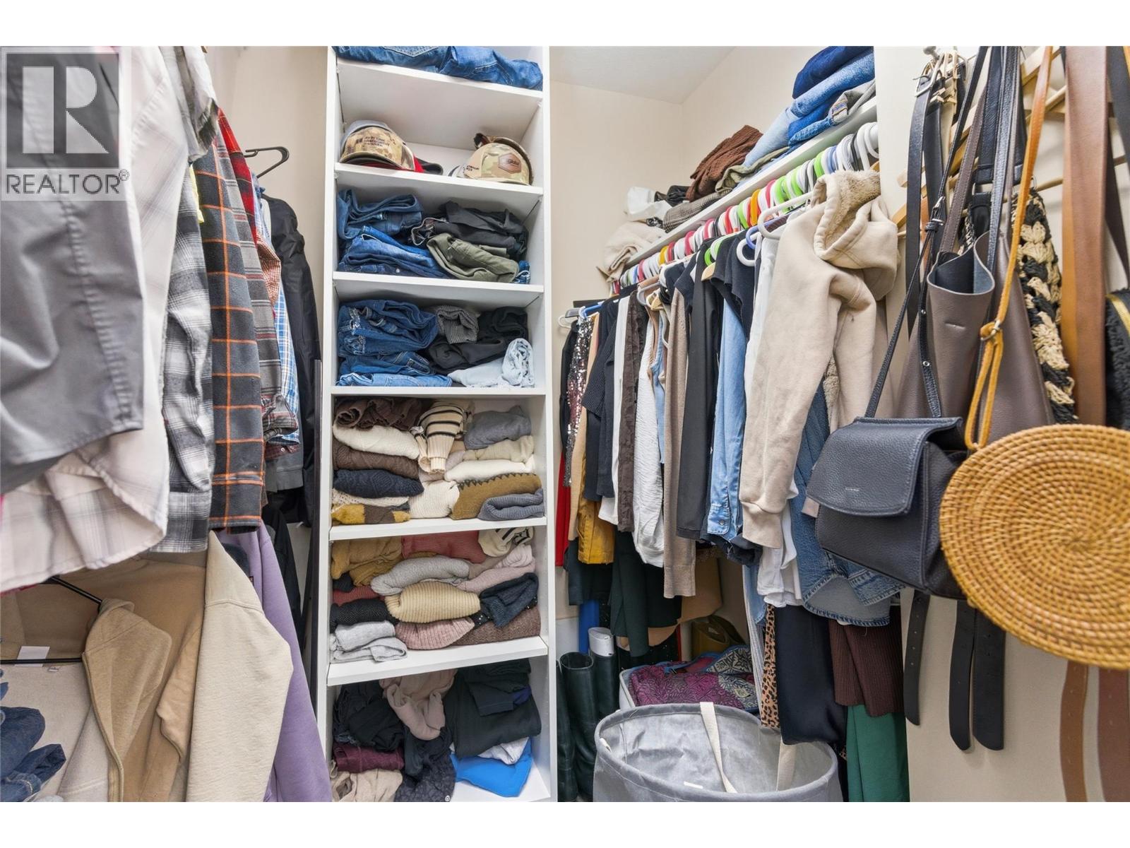 910 HEATHERTON Court, Kamloops