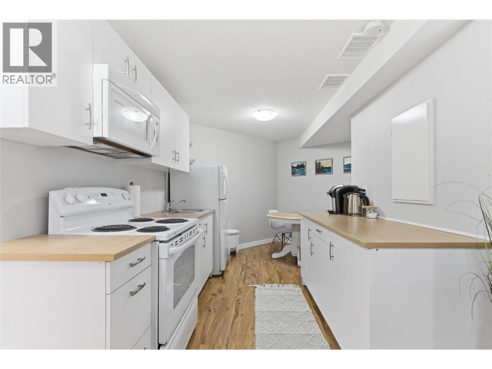 910 HEATHERTON Court, Kamloops