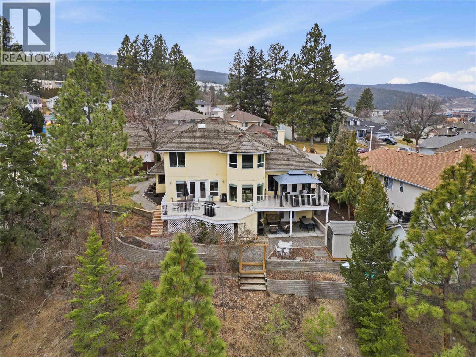 910 HEATHERTON Court, Kamloops