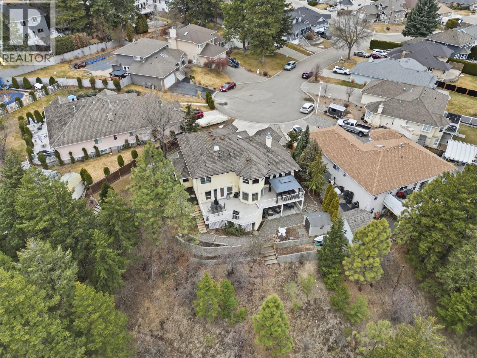 910 HEATHERTON Court, Kamloops