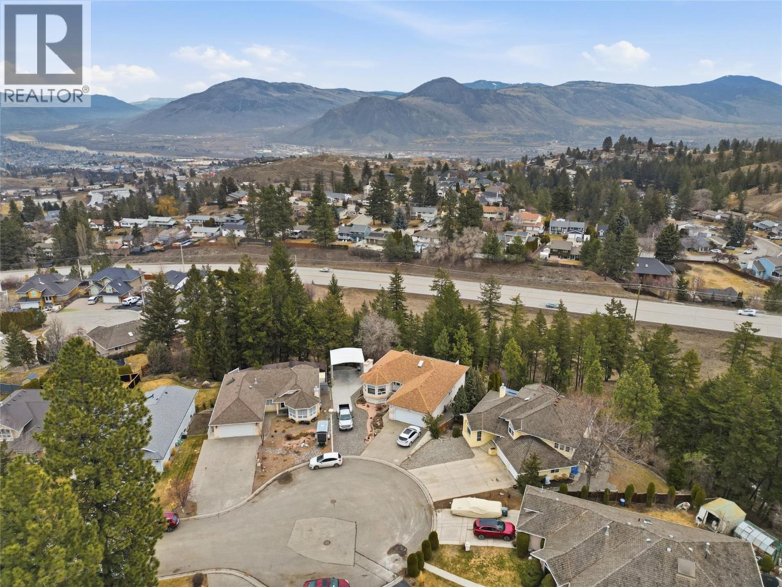 910 HEATHERTON Court, Kamloops