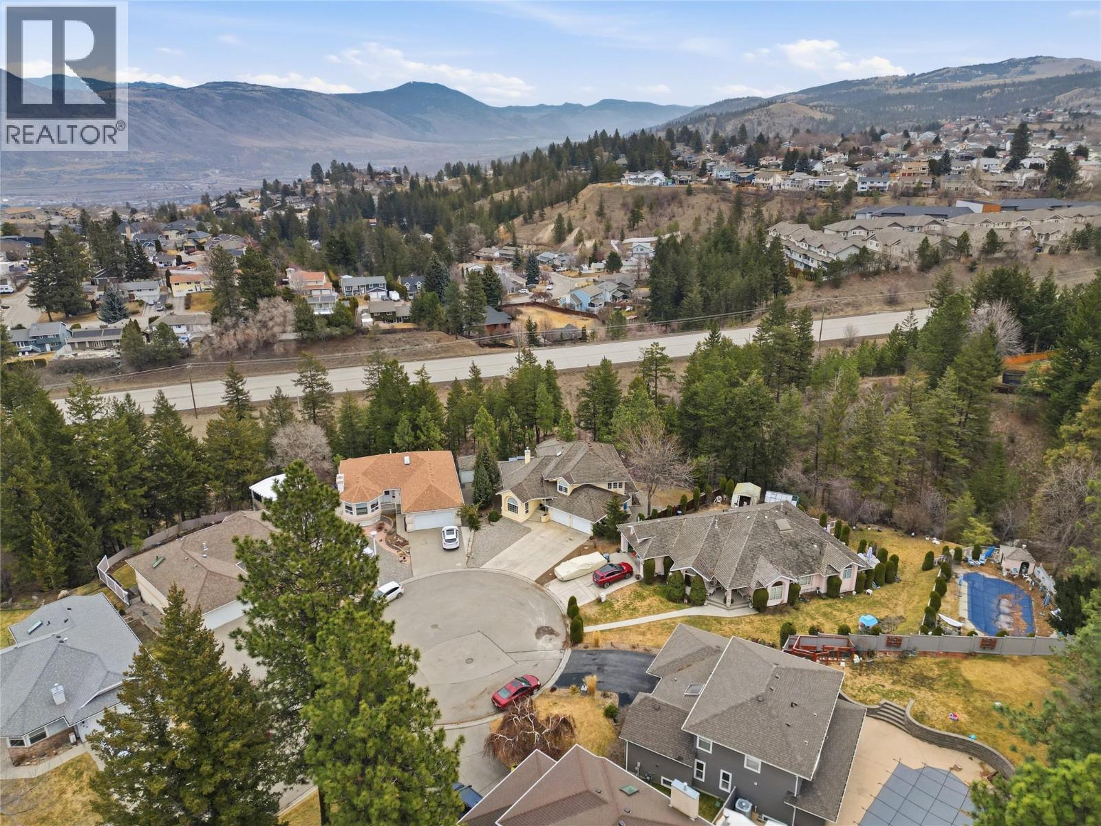 910 HEATHERTON Court, Kamloops